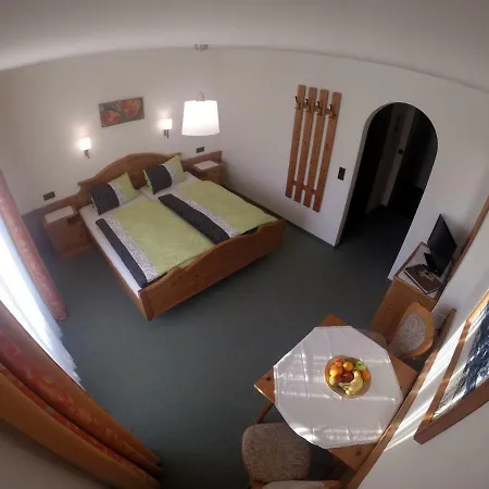 Gaestehaus Wieser 하우스 임 엔슈탈